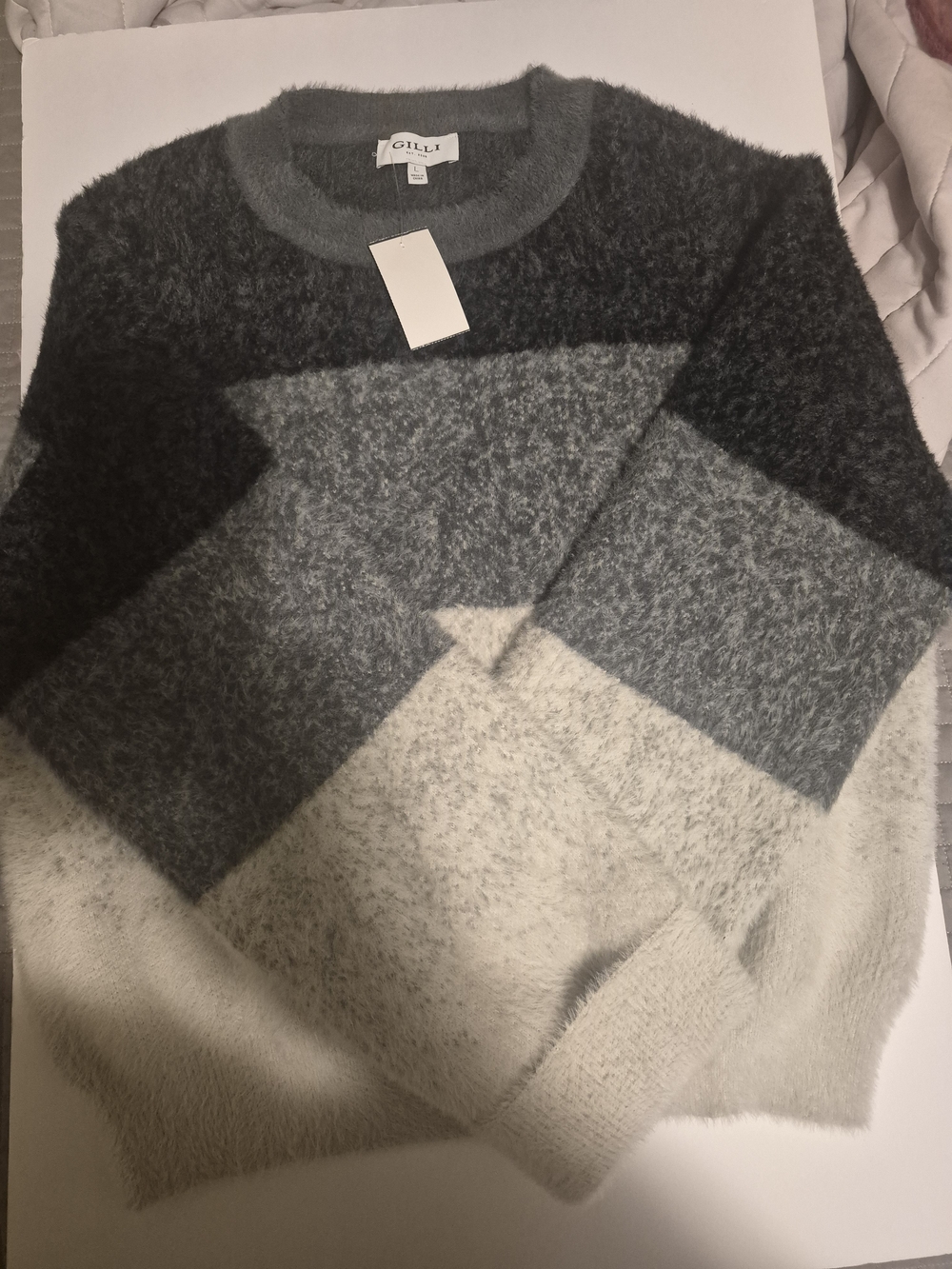 Gilli Colorblock Fuzzy Crewneck Sweater - Gray/Black/Cream